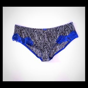 💥HP 💥 2X Blue zebra print panties